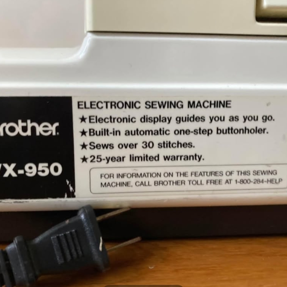 Vintage Like NEW Brother VX-950 Portable Embroidery & Sewing Machine - Picture 9 of 13